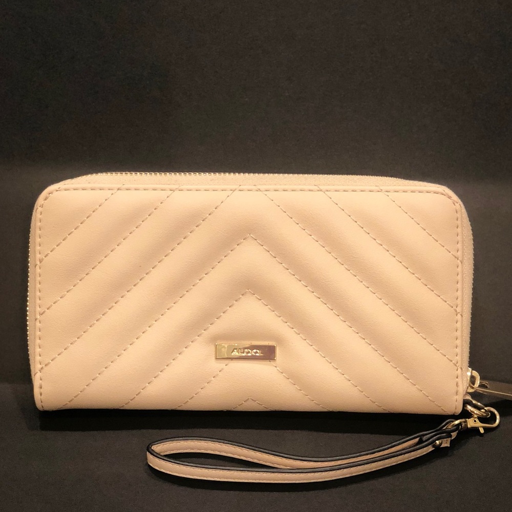 NWOT- ALDO beige wristlet wallet.